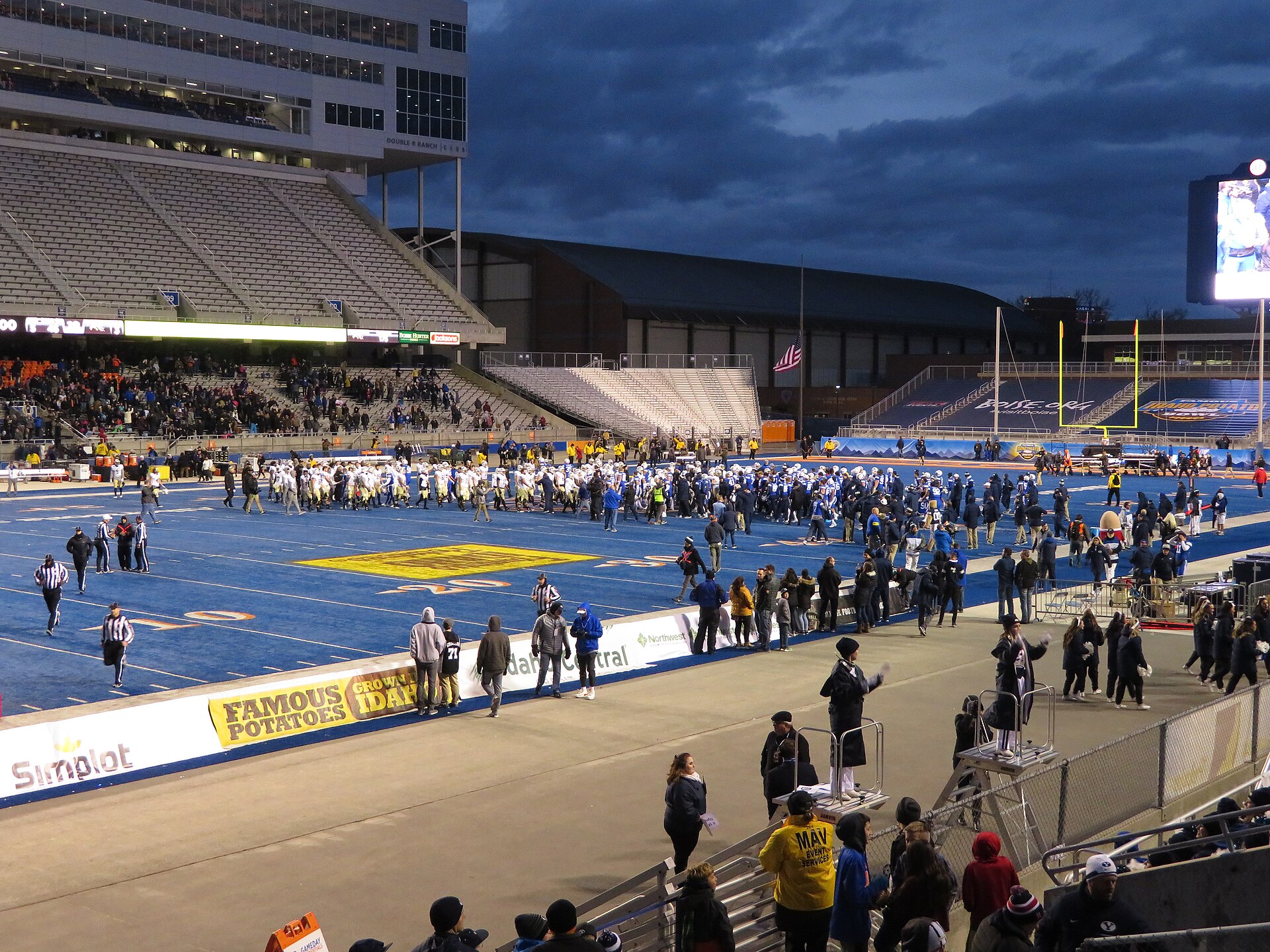 Brigham Young University Cougars , Western Michigan University Broncos , Famous Idaho Potato Bowl, Albertsons Stadium, Boise State University, Boise, Idaho, illustrating Boise Stat