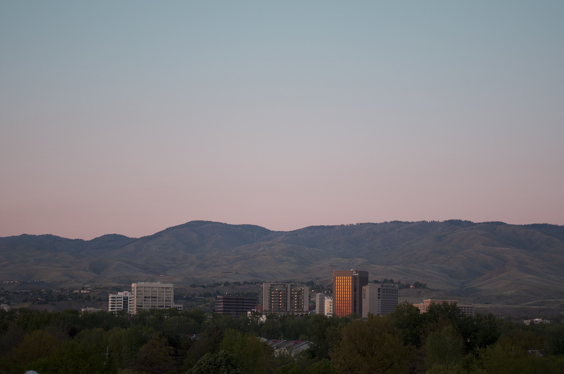 Boise Sunset, illustrating Is Boise Expensive to Visit? A Straight Cost Answer