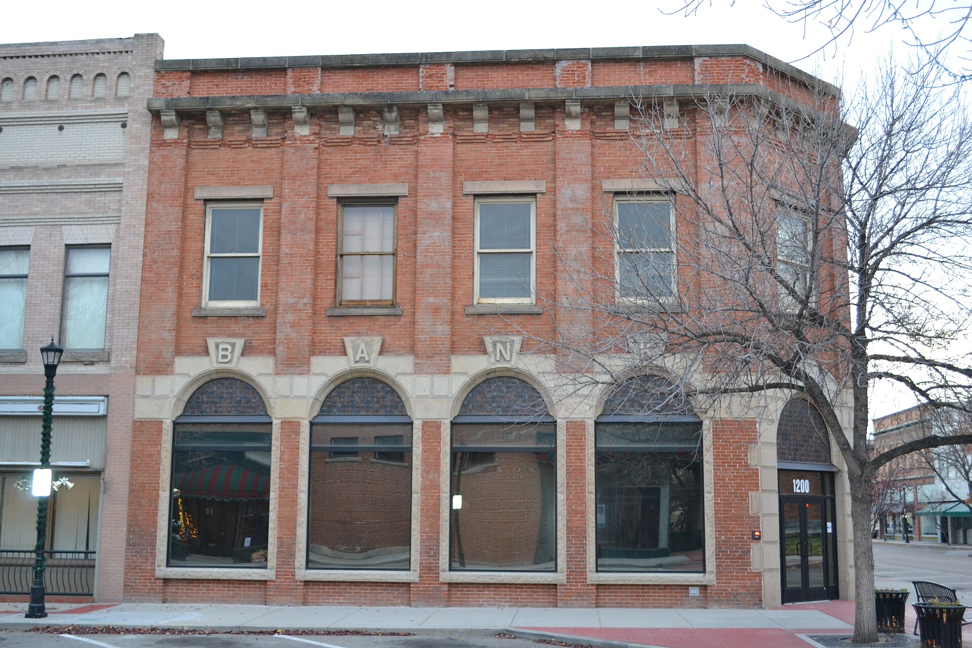 Bank Building (Nampa, Idaho), illustrating What Is Nampa, Idaho? Boise's Neighbor, Explained